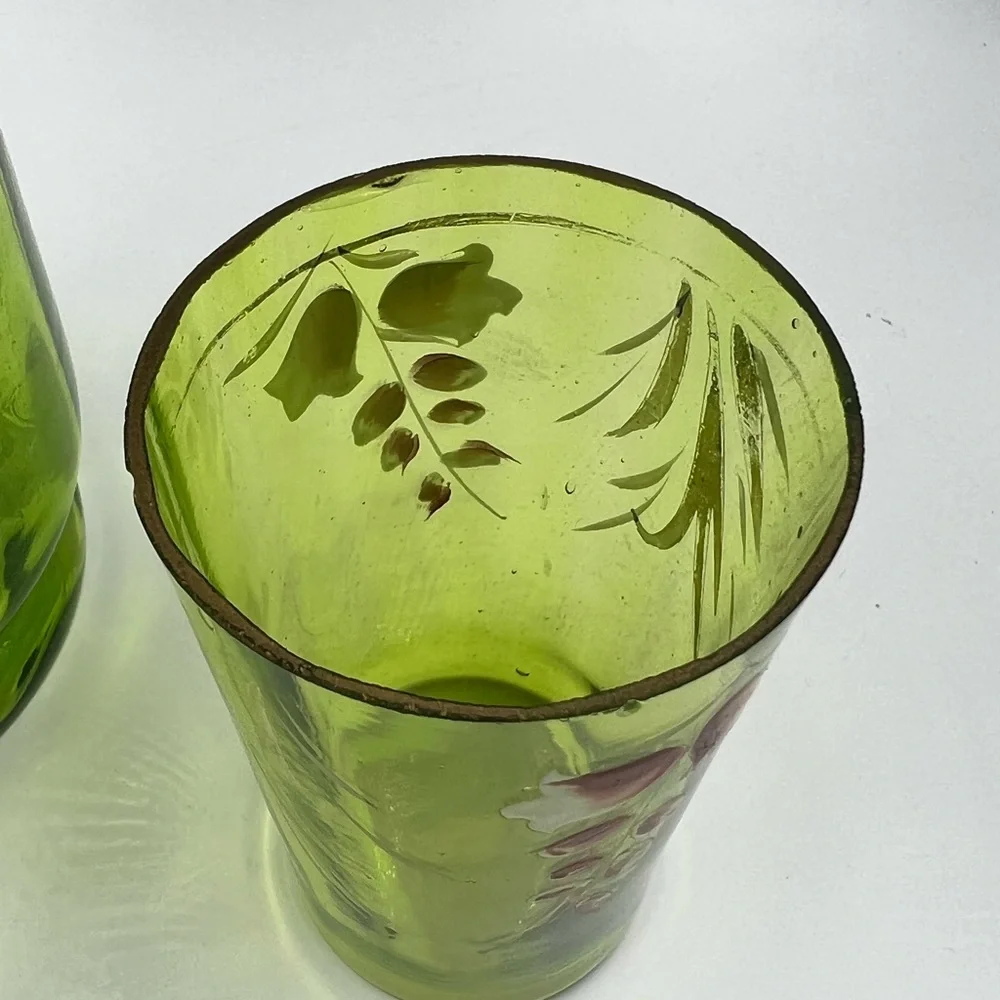 ANTIQUE EMERALD GREEN HAND-PAINTED BLOWN GLASS LEMONADE PITCHER & 4 GLASSES - Picture 3 of 8
